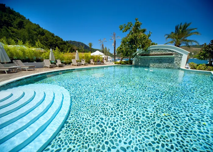 Yacht Classic Hotel - Boutique Class