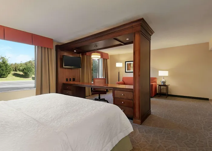 Hampton Inn & Suites Charles Town