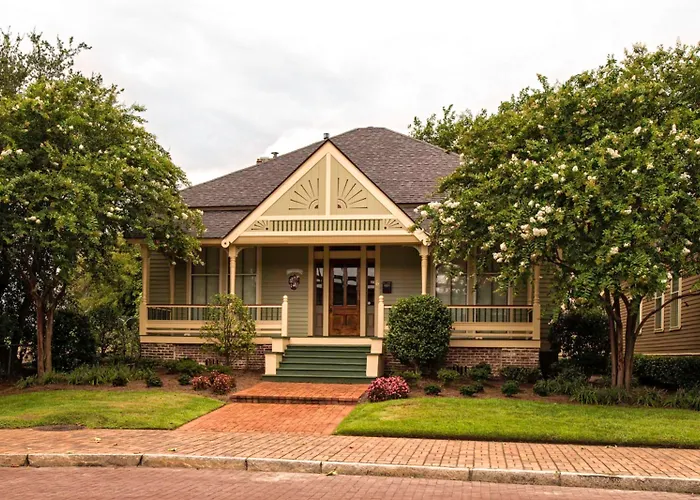 Fort Conde Inn - Mobile