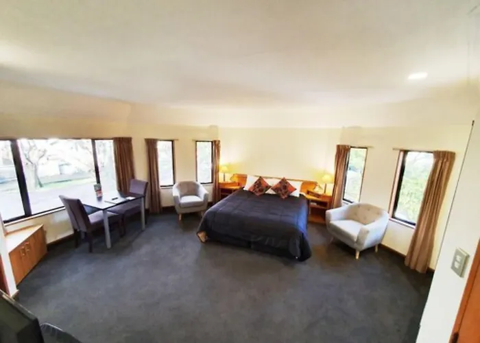 Fitzherbert Castle Motel