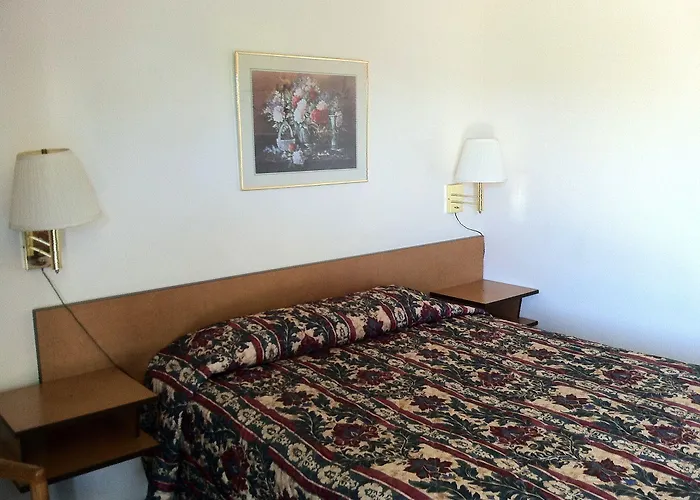 Greenway Motel