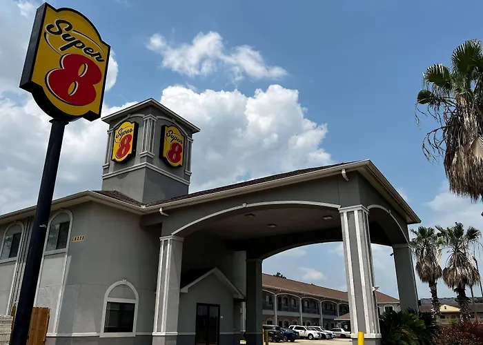 Super 8 By Wyndham Houston North I-45