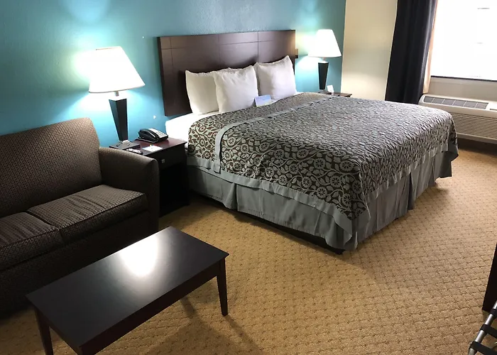 Days Inn & Suites By Wyndham Conroe North