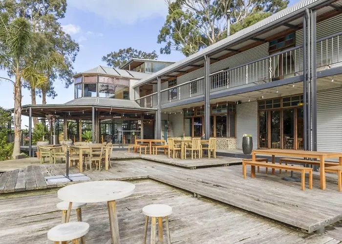 The Narrows Landing Hotel