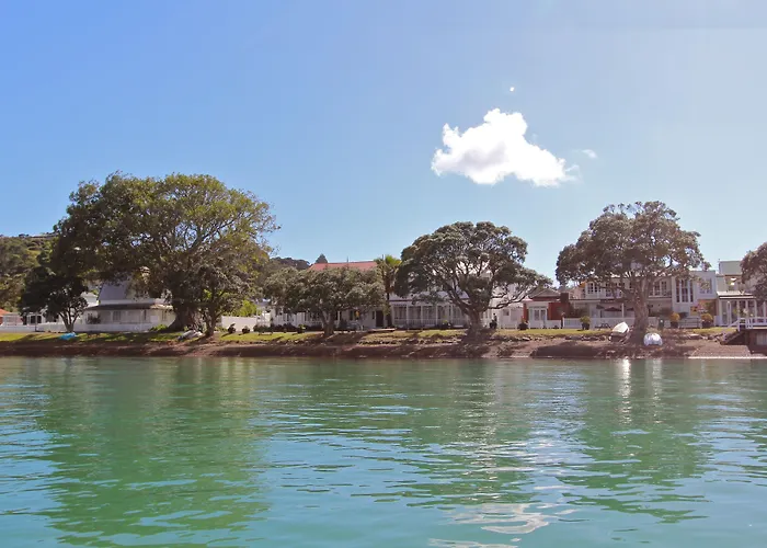 Commodores Lodge