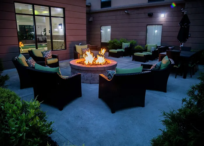 Hampton Inn & Suites Sharon