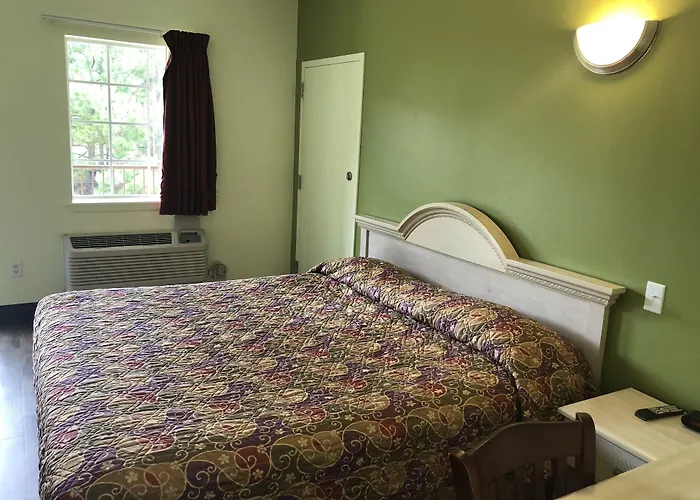 Weston Inn & Suites