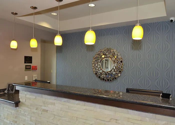 Best Western Plus Kenedy Inn