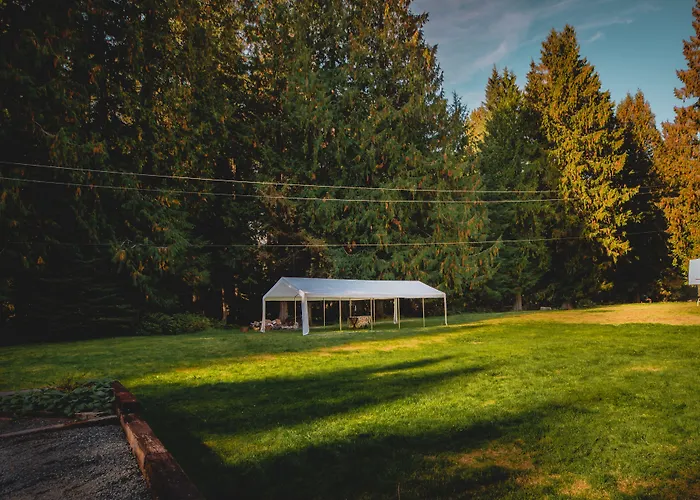 Gateway Inn & Cabins