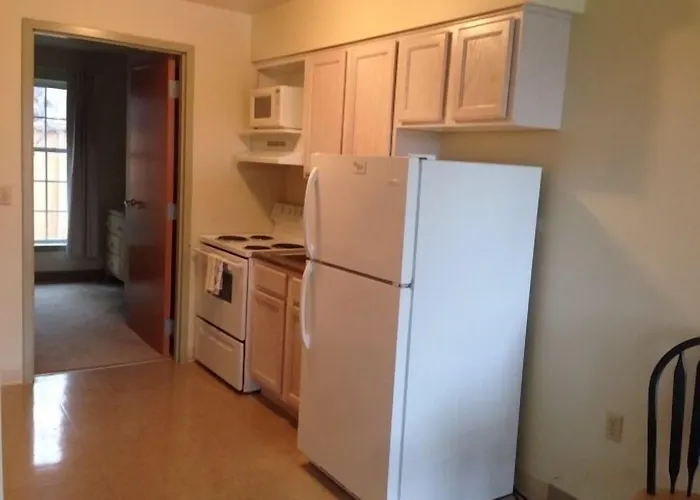 All Suites Inn Budget Host