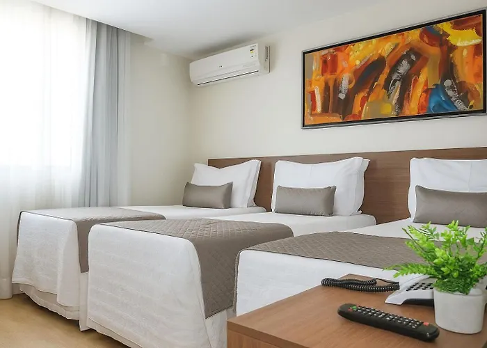 Vida Plaza Hotel