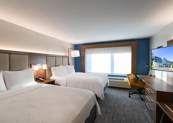 Holiday Inn Express & Suites Greenwood Mall By Ihg
