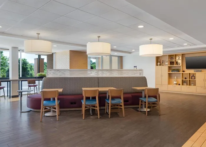 Home2 Suites By Hilton Milwaukee Brookfield