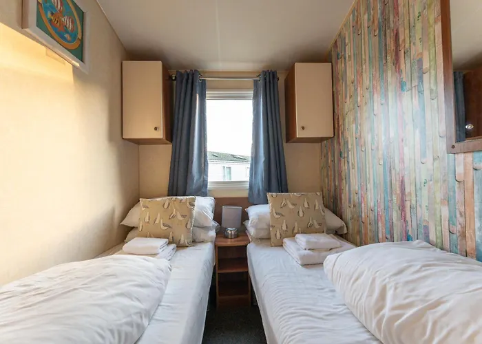 Captain'S Quarters B67