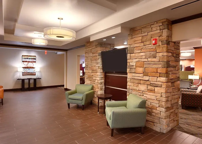 Holiday Inn Express & Suites Overland Park By Ihg