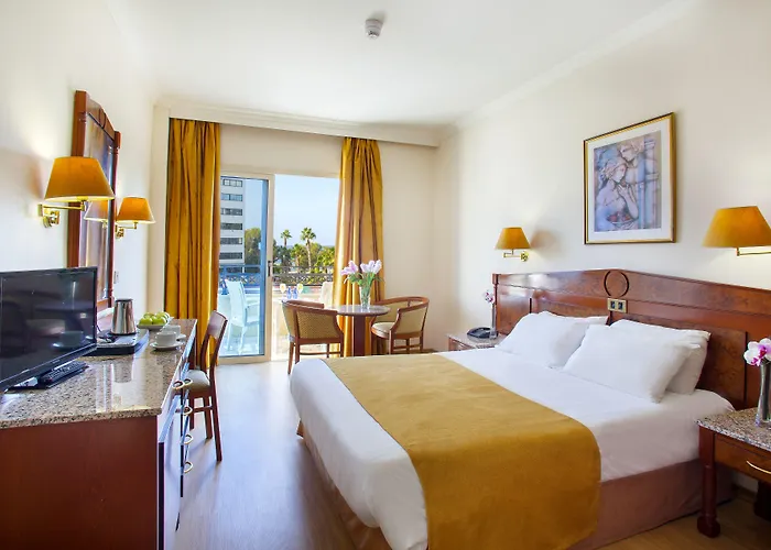 Kapetanios Limassol Hotel