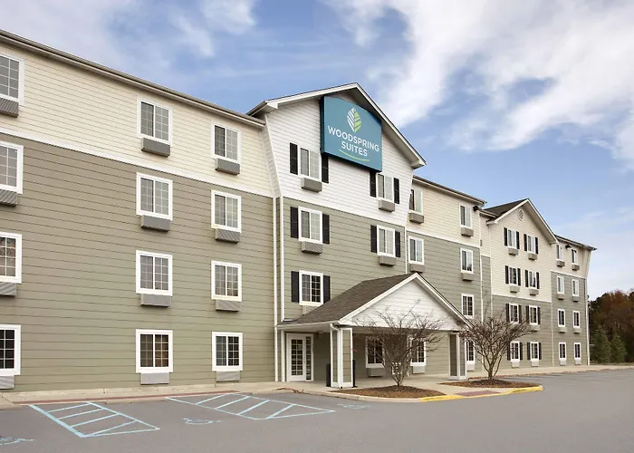 Woodspring Suites Williston