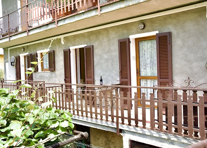 Hotel Diffuso Il Portichetto Sulla Collina A Vezio Perledo