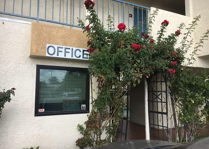 Bellflower Travel Inn