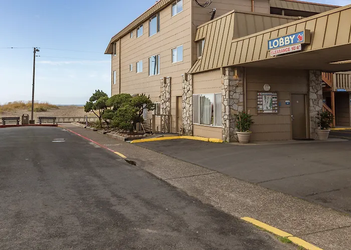 Ebb Tide Oceanfront Inn