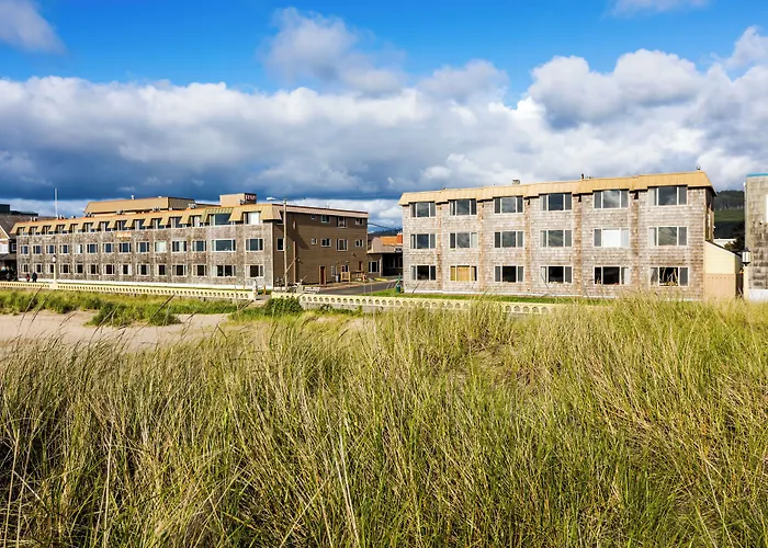 Ebb Tide Oceanfront Inn