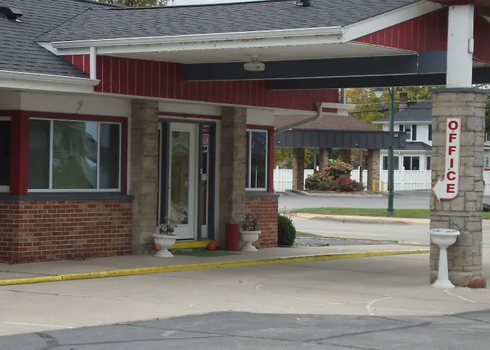 Pinconning Trail Inn Motel