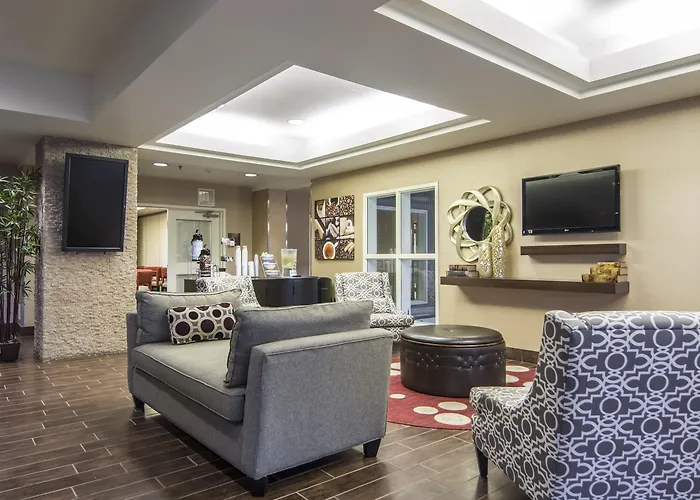 Comfort Suites Saskatoon Arena