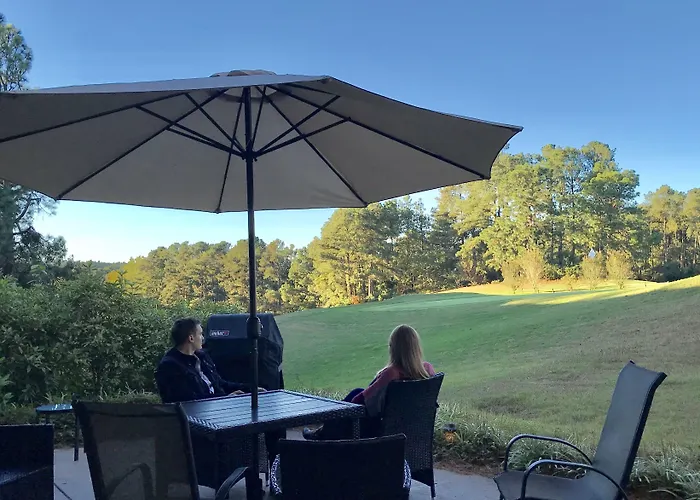 The Inn At Houndslake