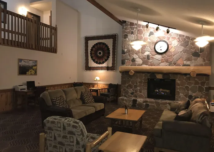 Boarders Inn & Suites By Cobblestone Hotels - Wautoma
