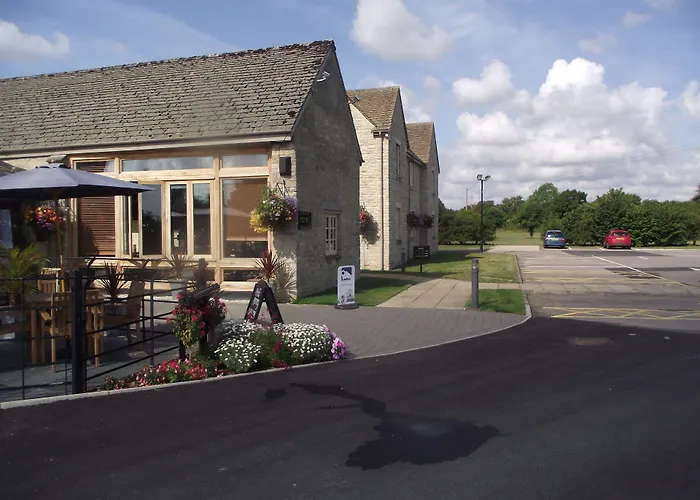 Sturdy'S Castle - Historic Coaching Inn Near Blenheim Palace, Oxfordshire
