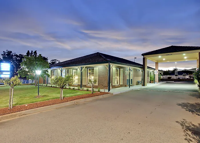 Bushman'S Motor Inn