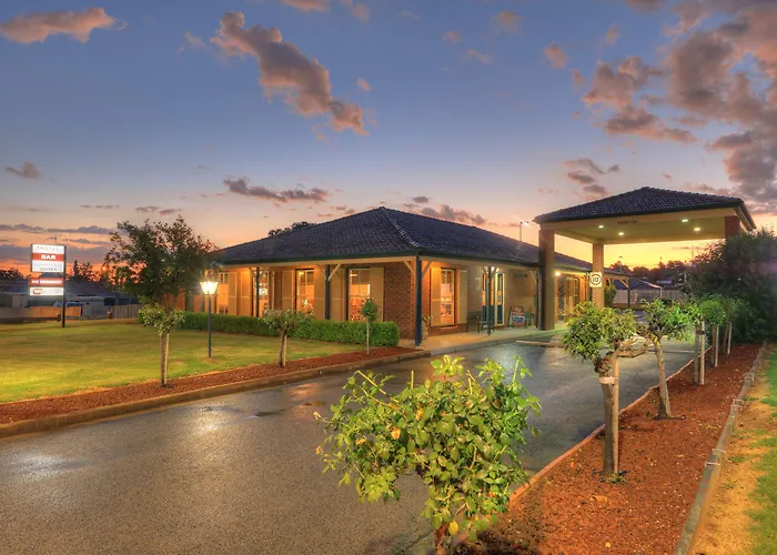 Bushman'S Motor Inn