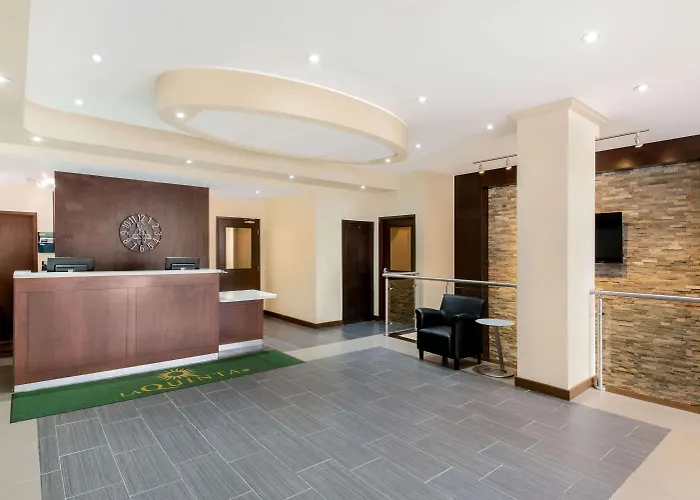 La Quinta By Wyndham Oshawa