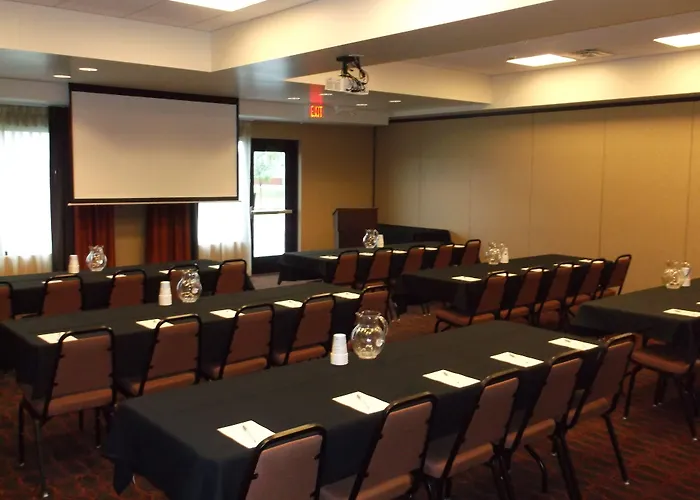Hampton Inn & Suites Grand Forks