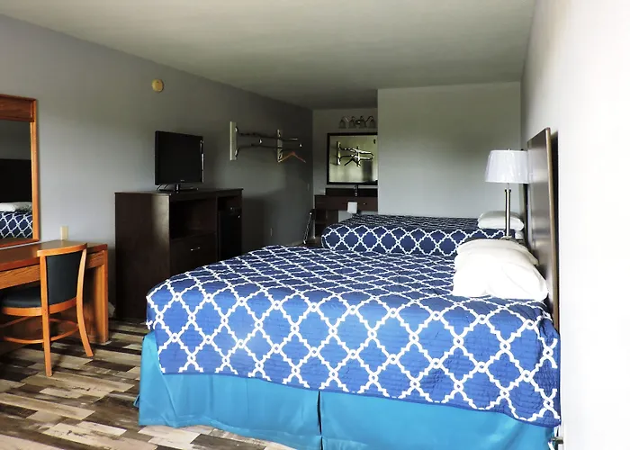 Riata Inn - Crystal City