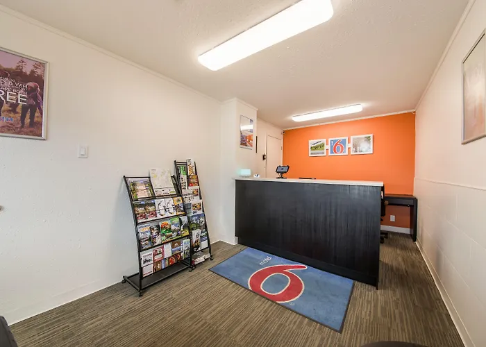 Motel 6 Cranbrook