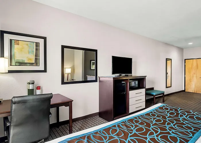 Best Western Plus - Magee Inn & Suites