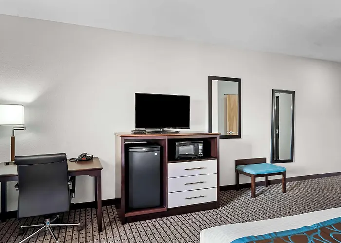 Best Western Plus - Magee Inn & Suites