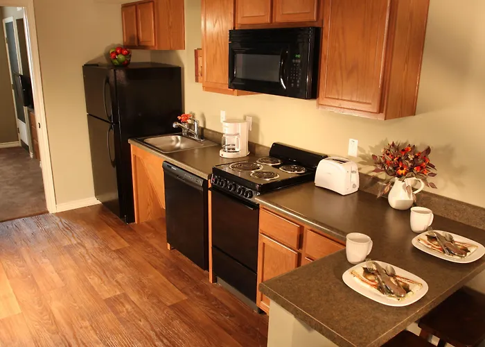 Eagle'S Den Suites Kenedy A Travelodge By Wyndham