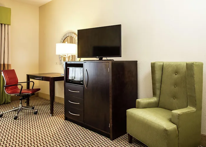 Hampton Inn & Suites Williamsport - Faxon Exit