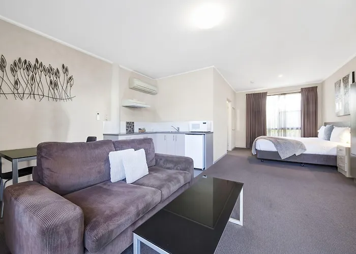 Moonlight Bay Apartments