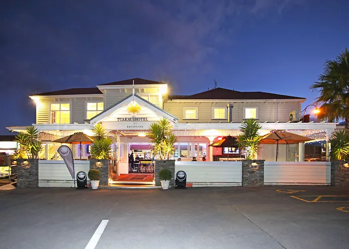 Tuakau Hotel