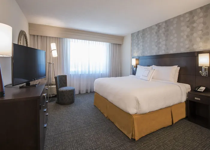 Courtyard By Marriott Columbus