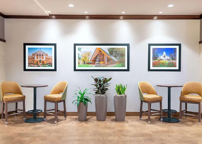 Hampton Inn & Suites Madison Downtown