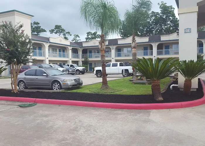 Homebridge Inn And Suites