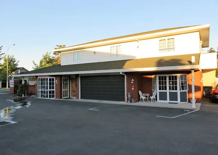 Admirals Motor Lodge