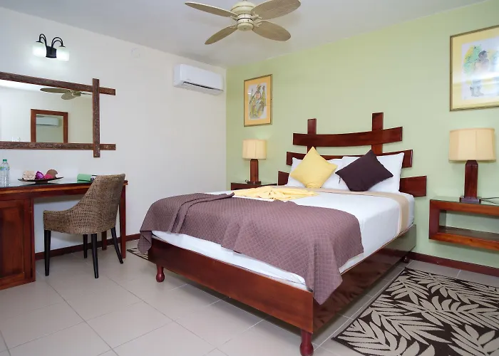 Hibiscus Lodge Hotel