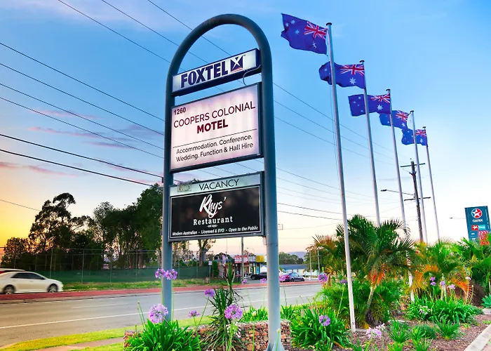 Coopers Colonial Motel