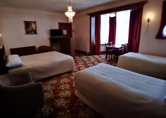 Motel Mayfair On Cavell
