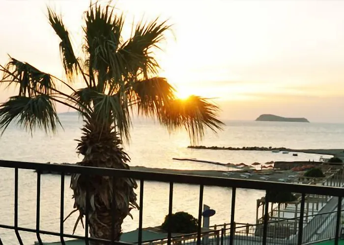 Ado Beach Hotel